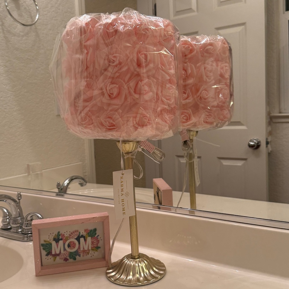 Cottage Core,Whimsical Soft Girl & Soft Boy Aesthetic
White & Pink Rose lamps 2 - Picture 4 of 15